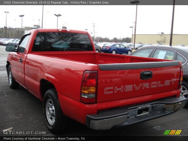 Victory Red / Graphite Gray 2002 Chevrolet Silverado 1500 LS Regular Cab