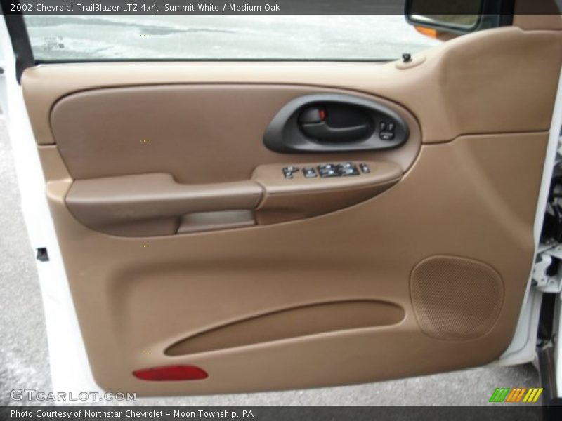 Summit White / Medium Oak 2002 Chevrolet TrailBlazer LTZ 4x4