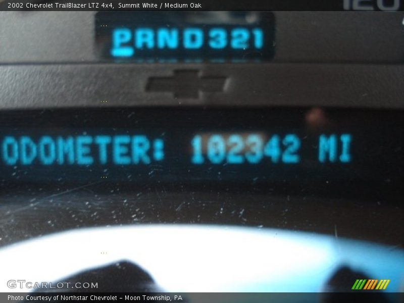 Summit White / Medium Oak 2002 Chevrolet TrailBlazer LTZ 4x4