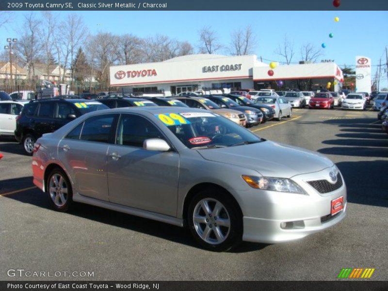 Classic Silver Metallic / Charcoal 2009 Toyota Camry SE