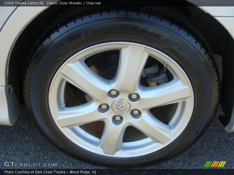 Classic Silver Metallic / Charcoal 2009 Toyota Camry SE