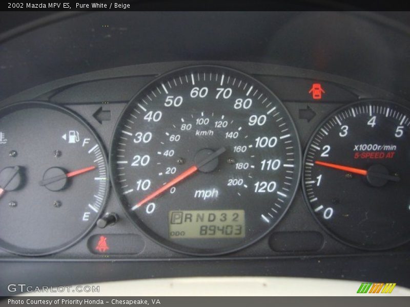 Pure White / Beige 2002 Mazda MPV ES