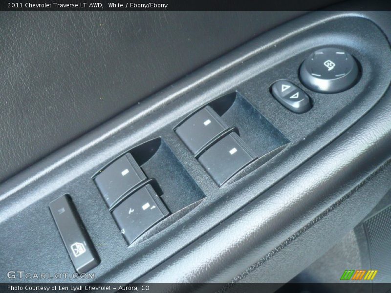 White / Ebony/Ebony 2011 Chevrolet Traverse LT AWD