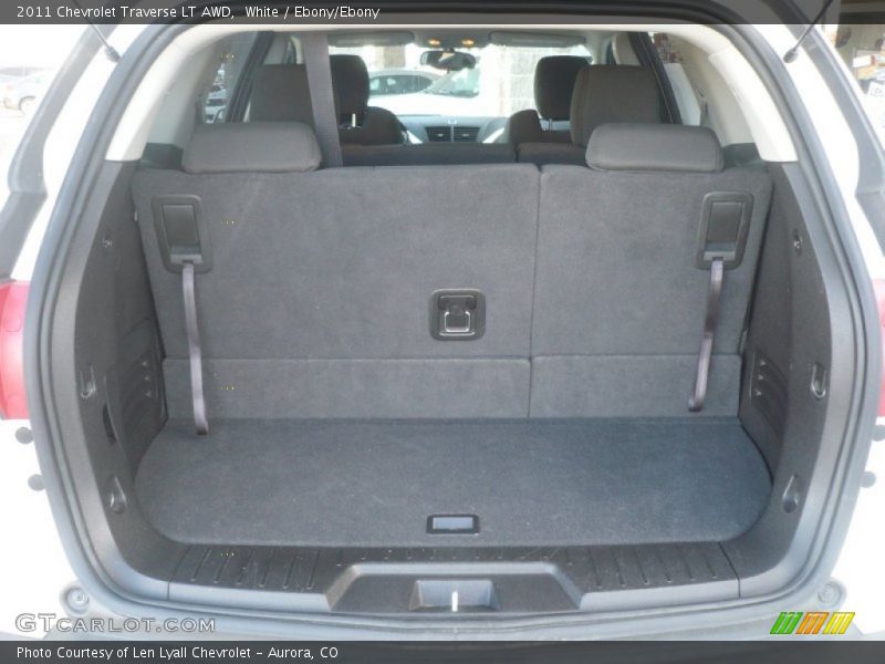 White / Ebony/Ebony 2011 Chevrolet Traverse LT AWD
