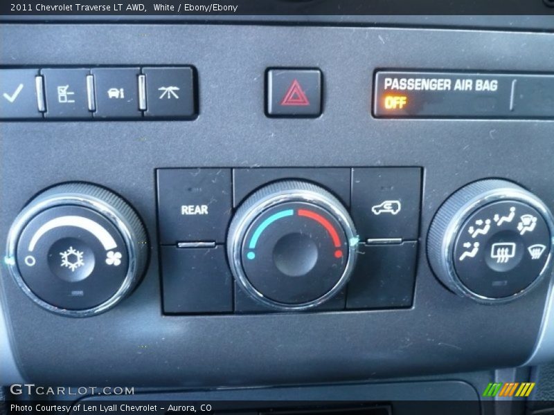 White / Ebony/Ebony 2011 Chevrolet Traverse LT AWD