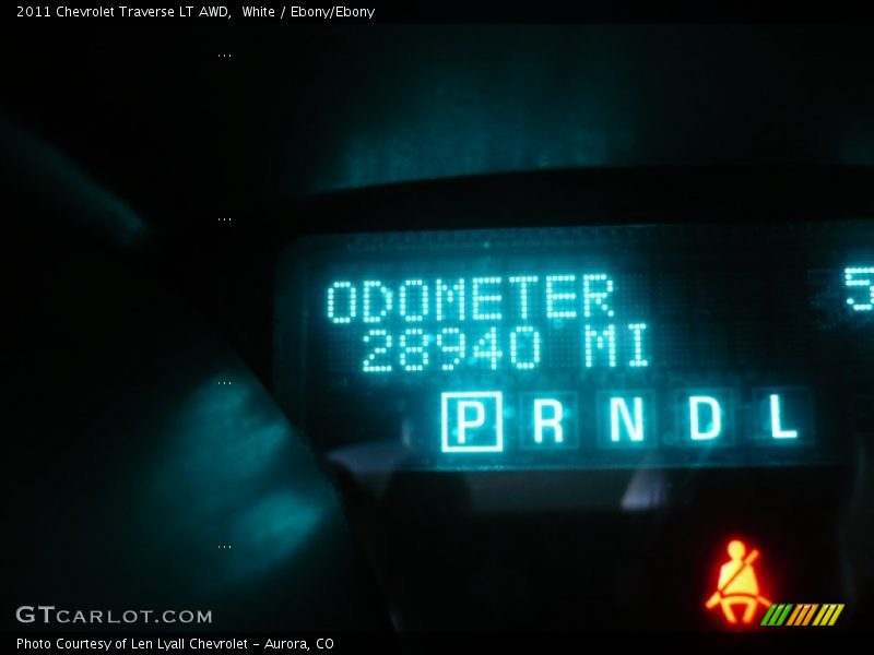 White / Ebony/Ebony 2011 Chevrolet Traverse LT AWD