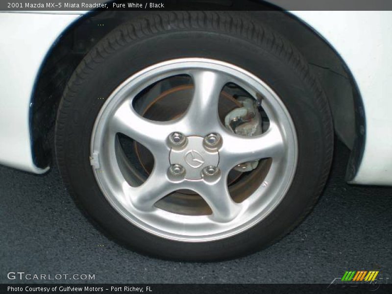 Pure White / Black 2001 Mazda MX-5 Miata Roadster
