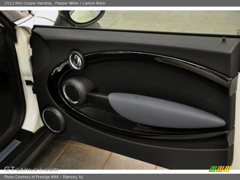 Pepper White / Carbon Black 2011 Mini Cooper Hardtop