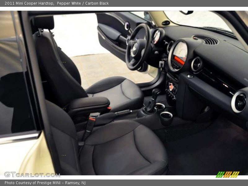 Pepper White / Carbon Black 2011 Mini Cooper Hardtop
