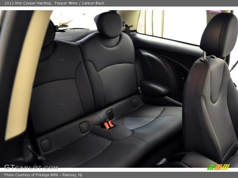 Pepper White / Carbon Black 2011 Mini Cooper Hardtop