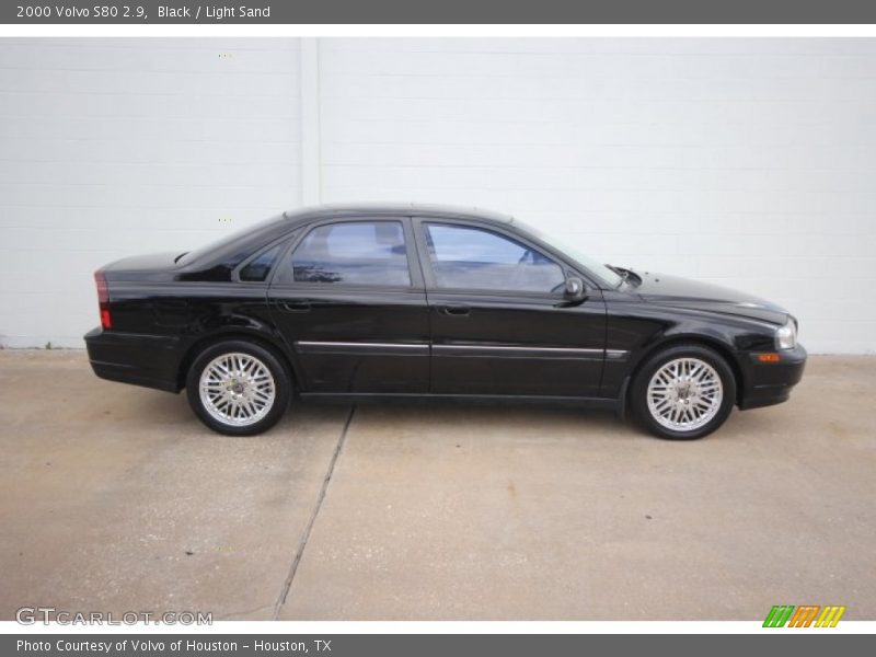 Black / Light Sand 2000 Volvo S80 2.9