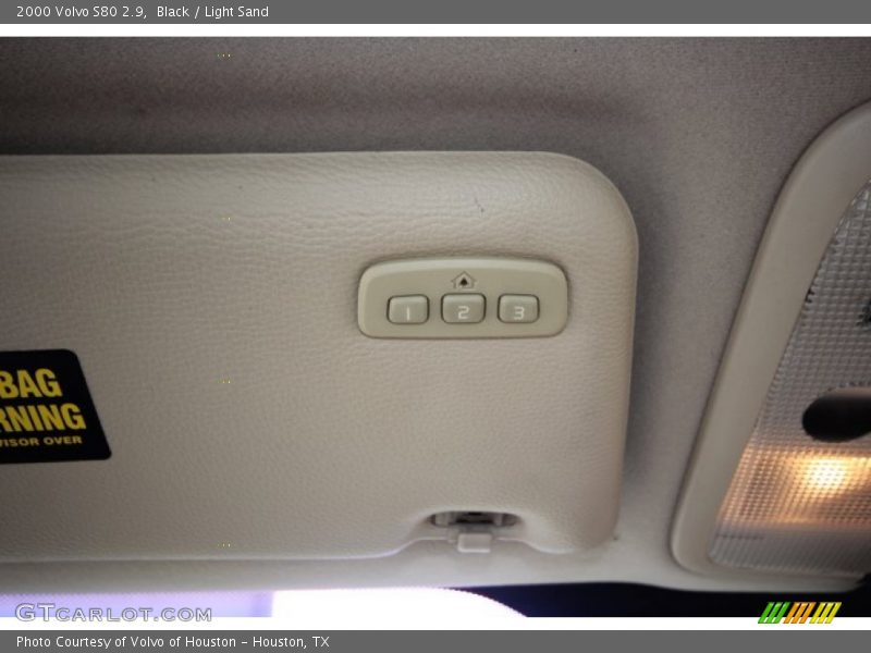 Black / Light Sand 2000 Volvo S80 2.9