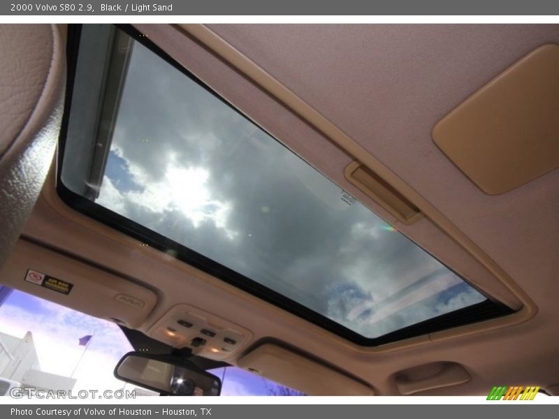 Black / Light Sand 2000 Volvo S80 2.9