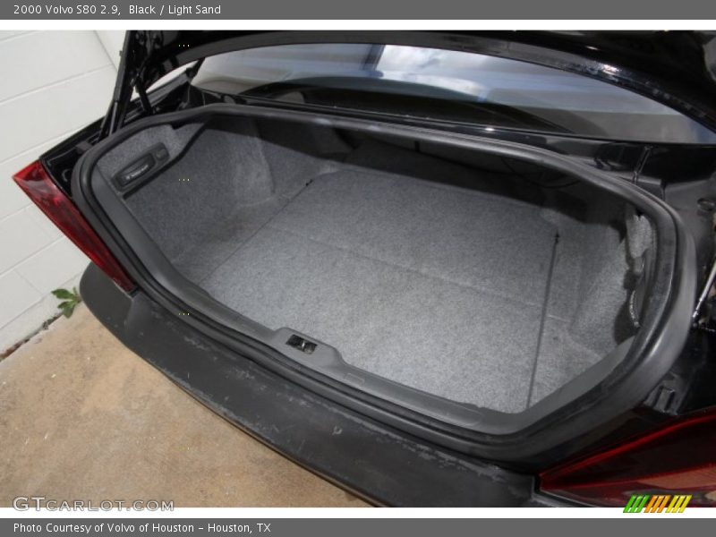 Black / Light Sand 2000 Volvo S80 2.9