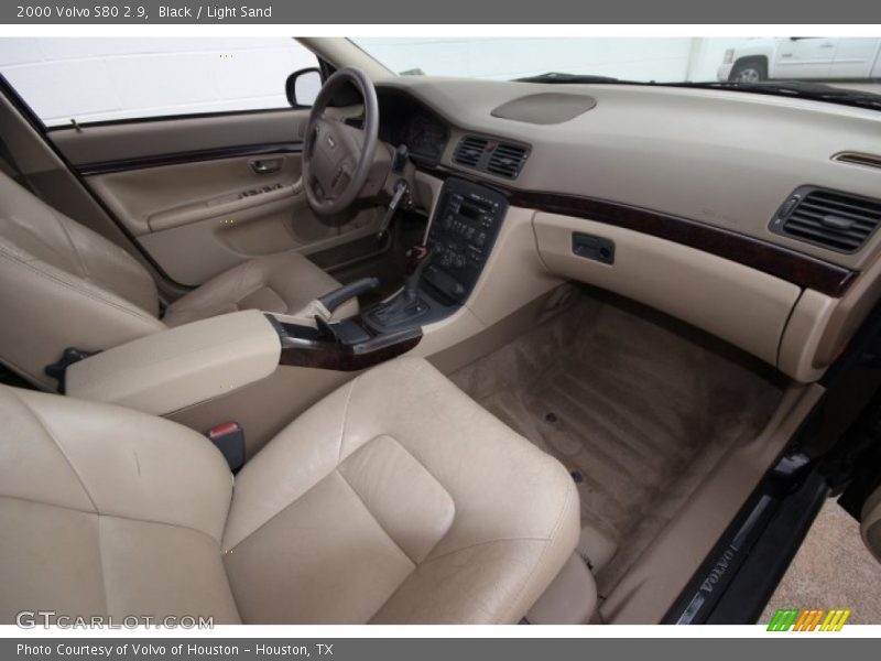 Black / Light Sand 2000 Volvo S80 2.9