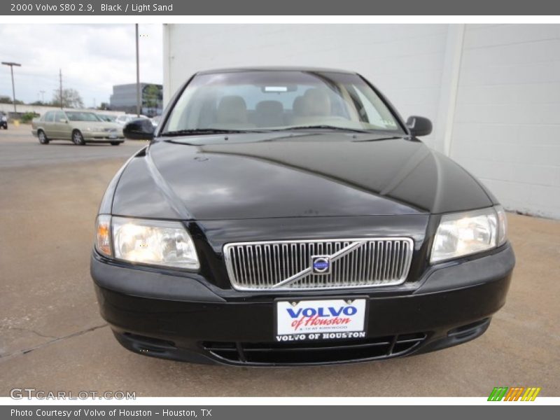 Black / Light Sand 2000 Volvo S80 2.9