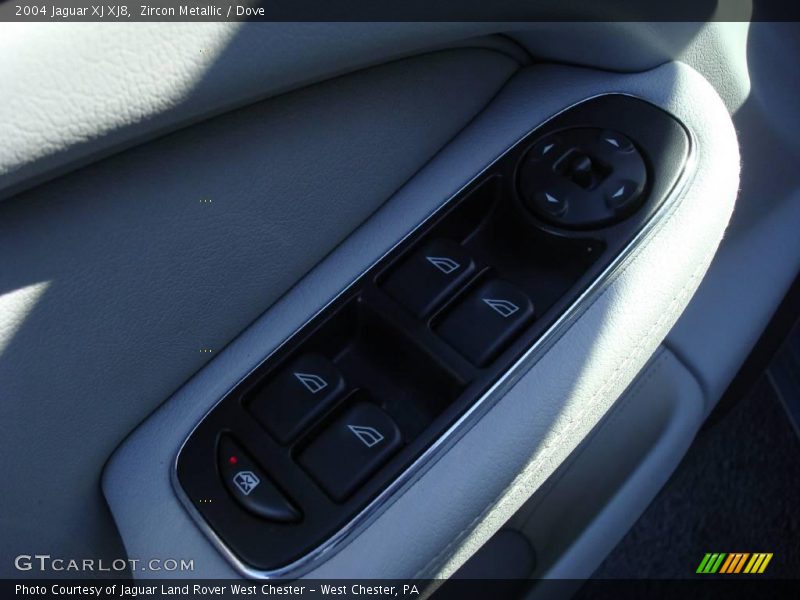 Zircon Metallic / Dove 2004 Jaguar XJ XJ8