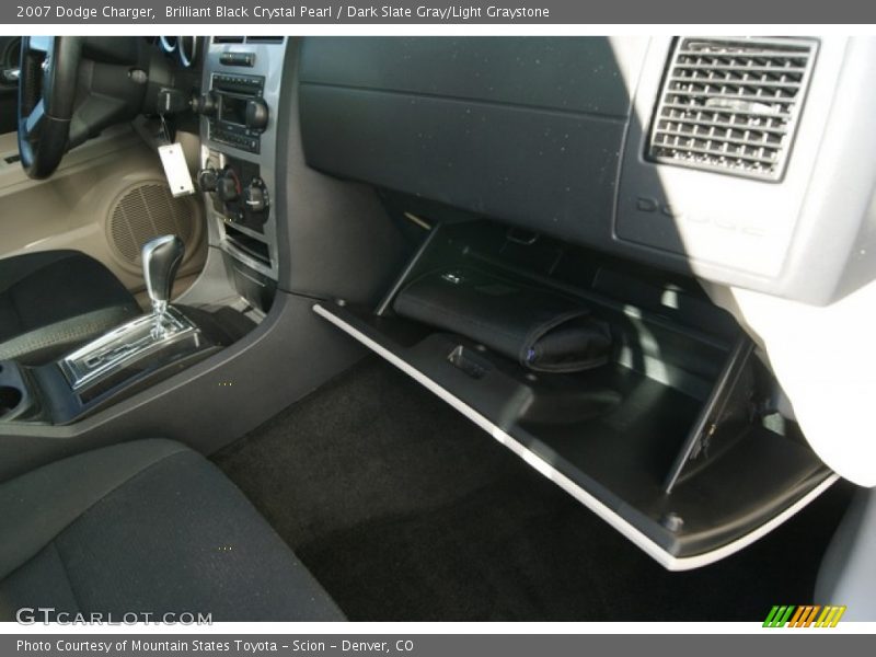 Brilliant Black Crystal Pearl / Dark Slate Gray/Light Graystone 2007 Dodge Charger