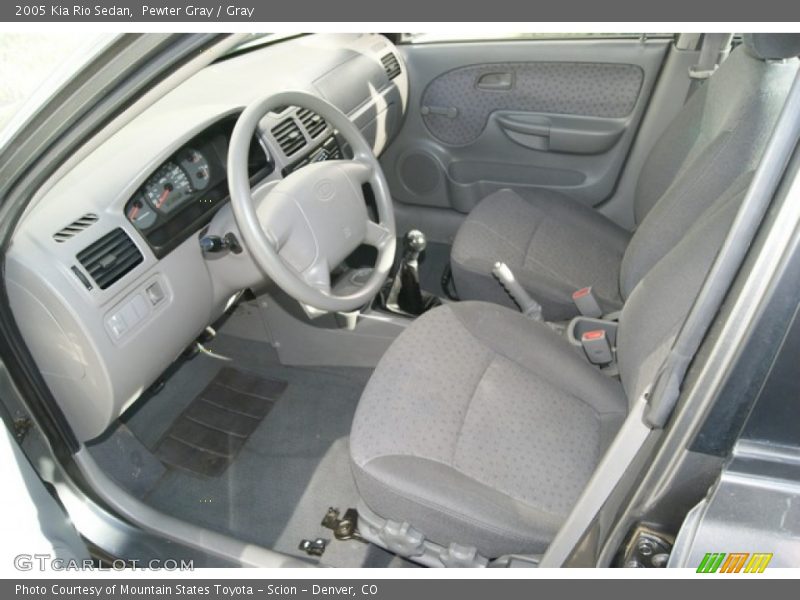  2005 Rio Sedan Gray Interior