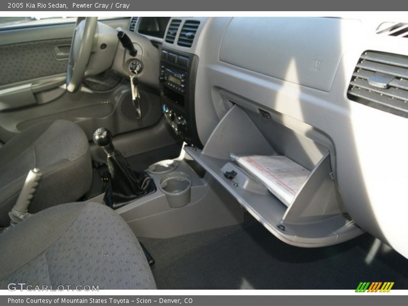 Pewter Gray / Gray 2005 Kia Rio Sedan