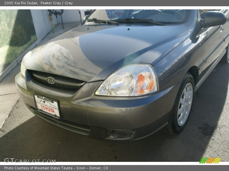 Pewter Gray / Gray 2005 Kia Rio Sedan