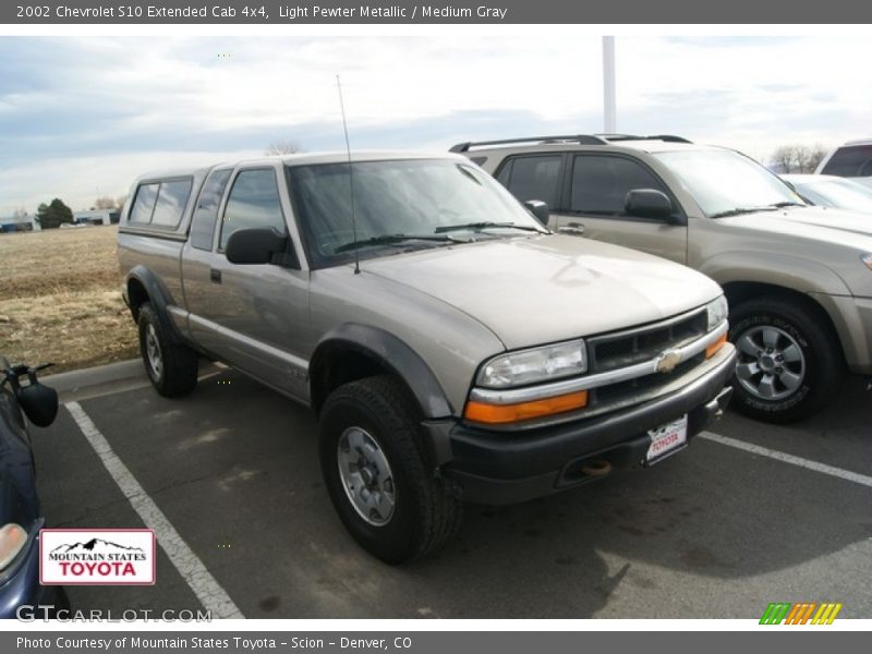 Light Pewter Metallic / Medium Gray 2002 Chevrolet S10 Extended Cab 4x4