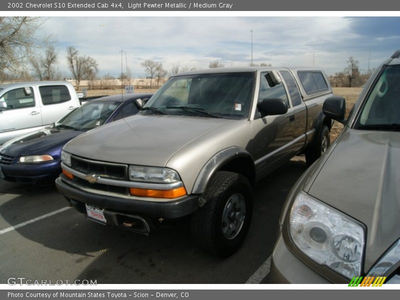 Light Pewter Metallic / Medium Gray 2002 Chevrolet S10 Extended Cab 4x4