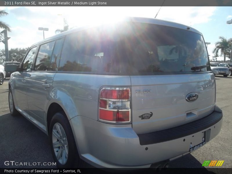 Ingot Silver Metallic / Medium Light Stone 2011 Ford Flex SE