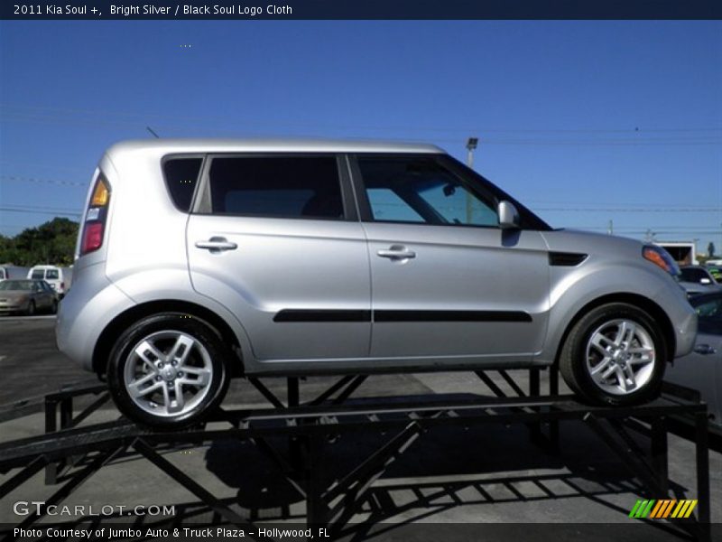 Bright Silver / Black Soul Logo Cloth 2011 Kia Soul +