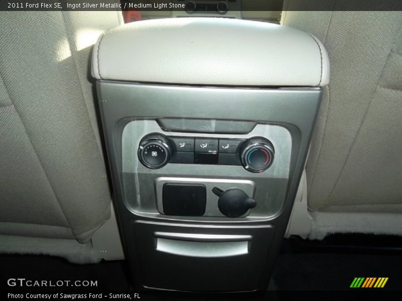 Ingot Silver Metallic / Medium Light Stone 2011 Ford Flex SE