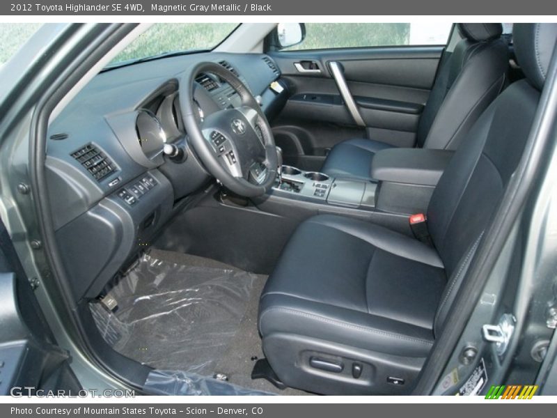 Magnetic Gray Metallic / Black 2012 Toyota Highlander SE 4WD