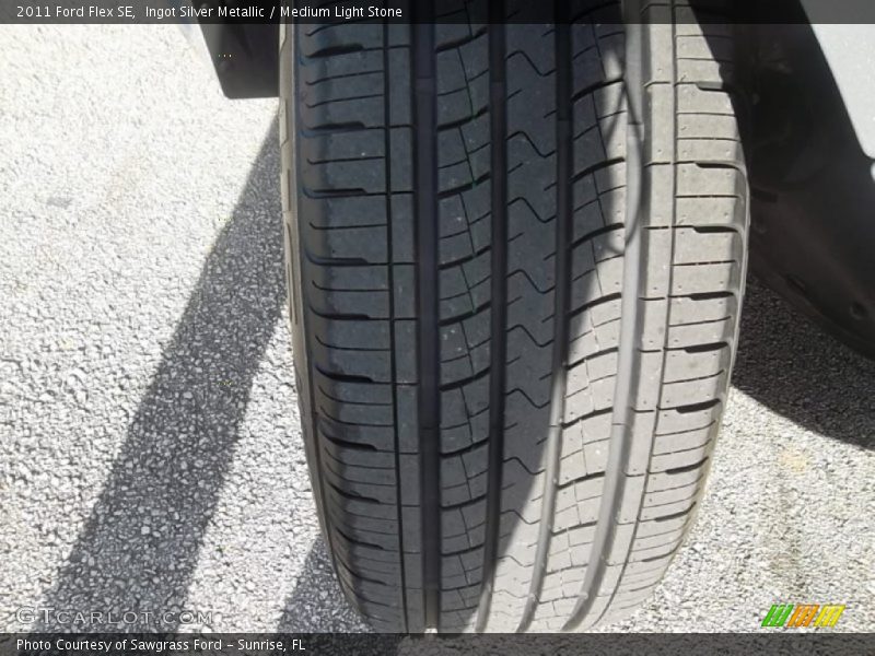 Ingot Silver Metallic / Medium Light Stone 2011 Ford Flex SE