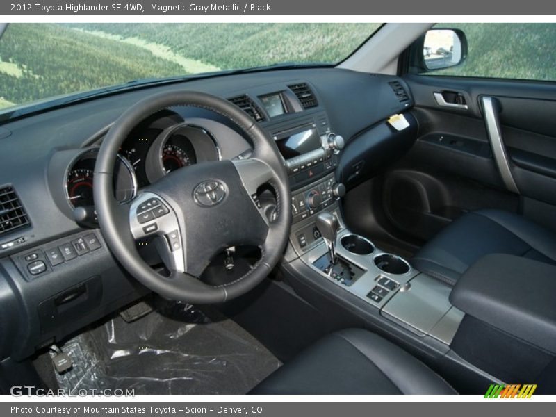 Magnetic Gray Metallic / Black 2012 Toyota Highlander SE 4WD