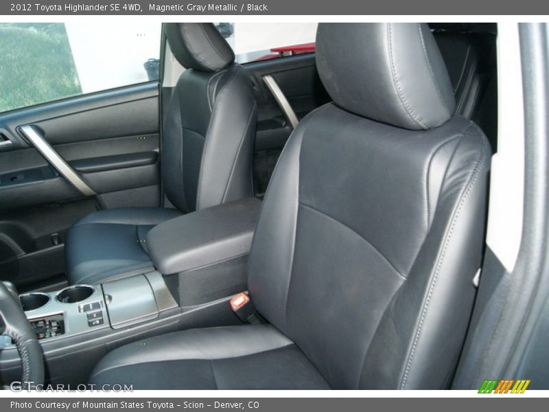 Magnetic Gray Metallic / Black 2012 Toyota Highlander SE 4WD