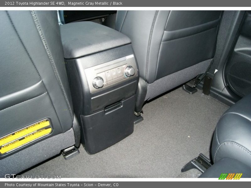 Magnetic Gray Metallic / Black 2012 Toyota Highlander SE 4WD
