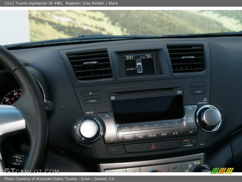 Magnetic Gray Metallic / Black 2012 Toyota Highlander SE 4WD