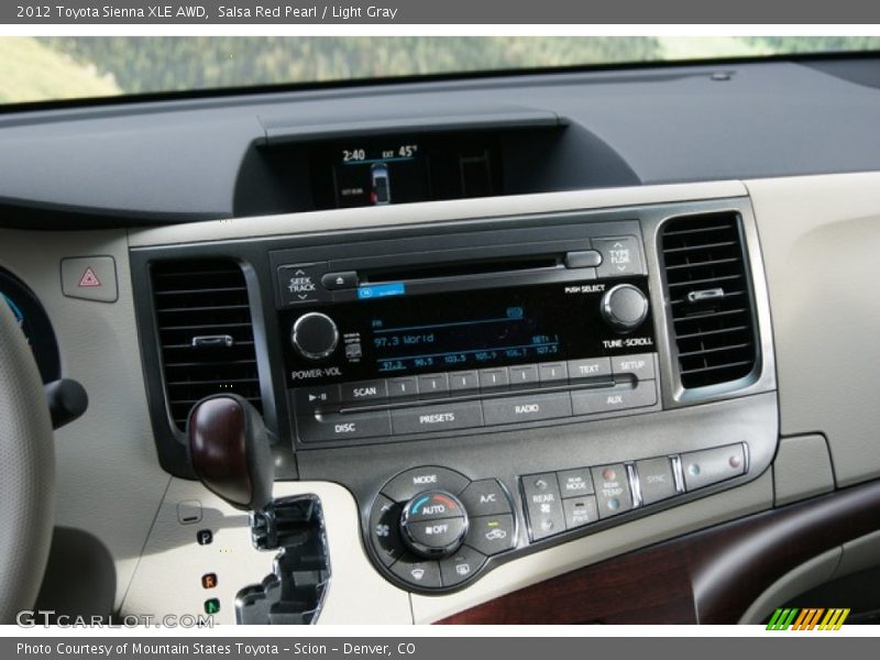 Controls of 2012 Sienna XLE AWD