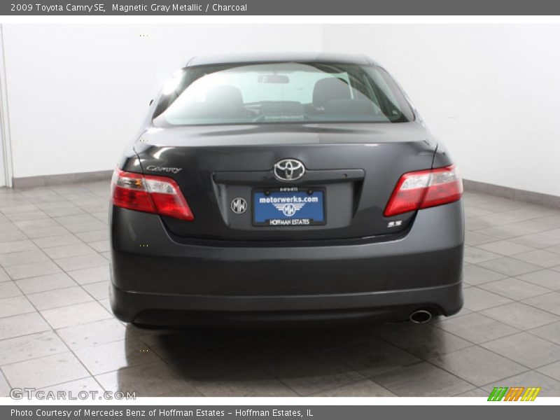 Magnetic Gray Metallic / Charcoal 2009 Toyota Camry SE