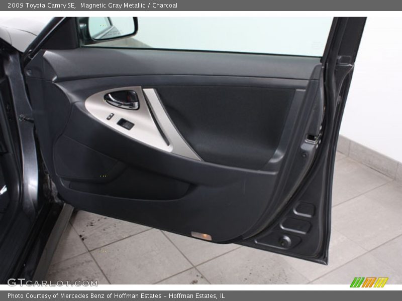 Magnetic Gray Metallic / Charcoal 2009 Toyota Camry SE