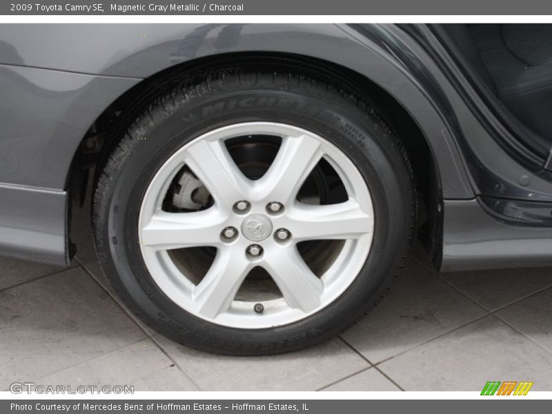 Magnetic Gray Metallic / Charcoal 2009 Toyota Camry SE