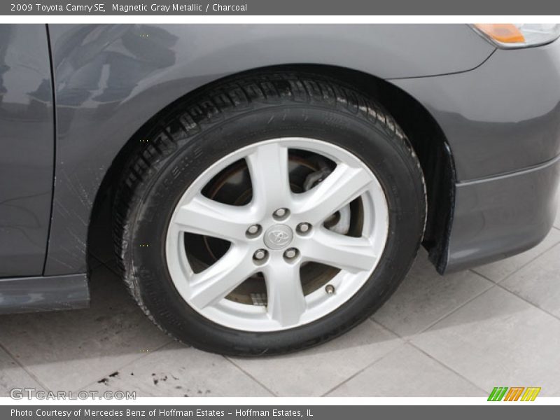Magnetic Gray Metallic / Charcoal 2009 Toyota Camry SE