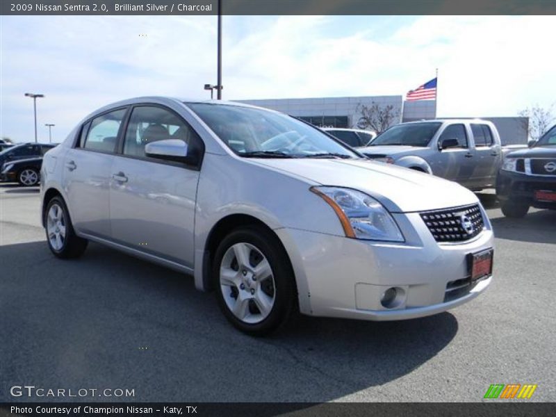 Brilliant Silver / Charcoal 2009 Nissan Sentra 2.0