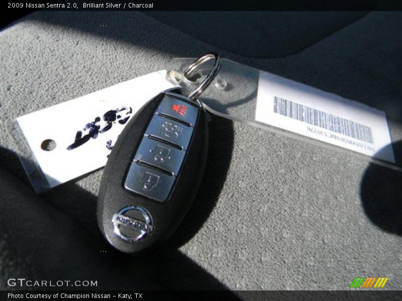 Brilliant Silver / Charcoal 2009 Nissan Sentra 2.0