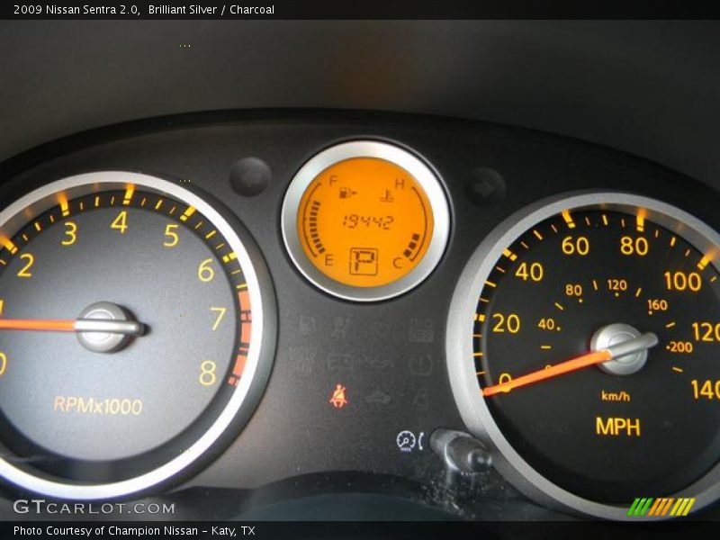 Brilliant Silver / Charcoal 2009 Nissan Sentra 2.0