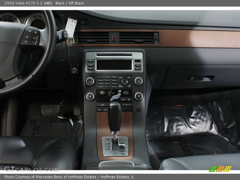 Black / Off Black 2009 Volvo XC70 3.2 AWD