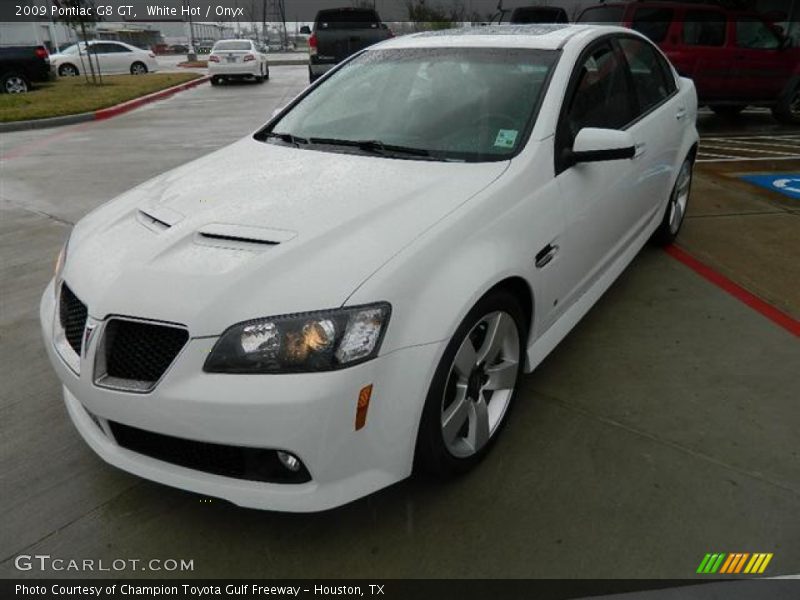 White Hot / Onyx 2009 Pontiac G8 GT