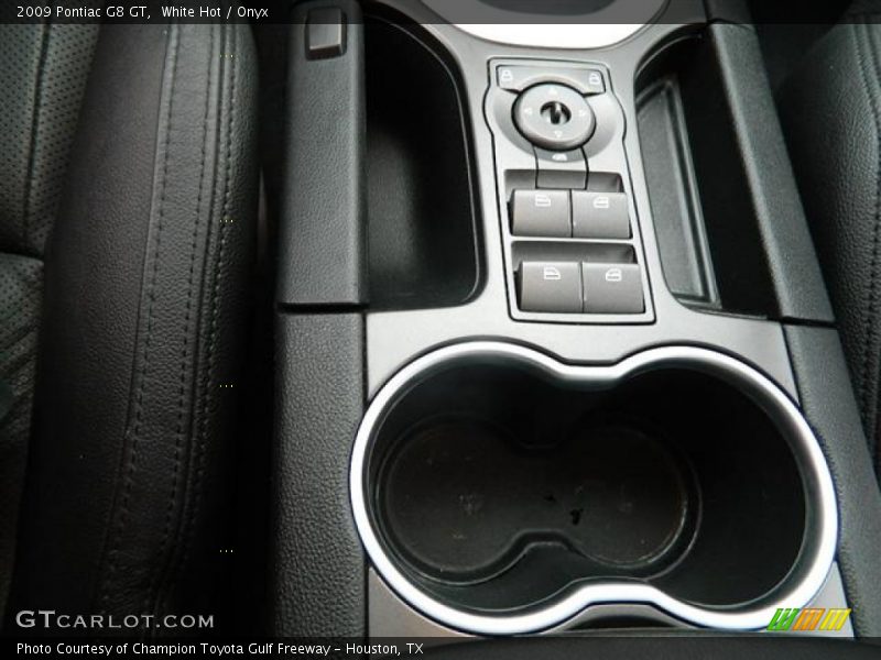 White Hot / Onyx 2009 Pontiac G8 GT
