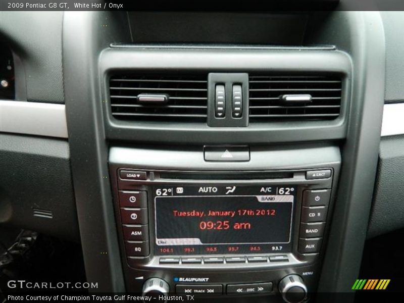 White Hot / Onyx 2009 Pontiac G8 GT