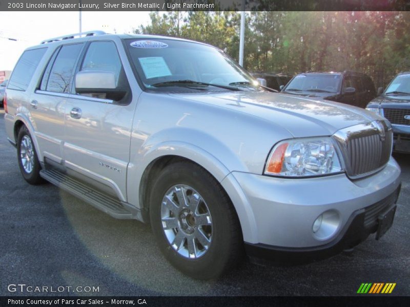 Silver Birch Metallic / Light Parchment 2003 Lincoln Navigator Luxury