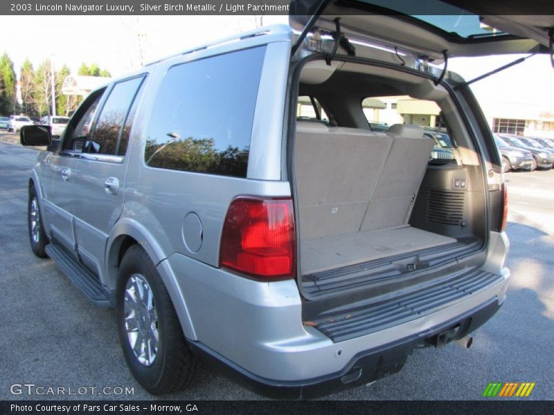 Silver Birch Metallic / Light Parchment 2003 Lincoln Navigator Luxury